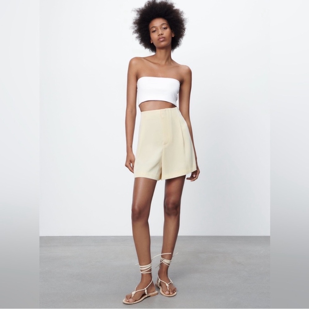 Pleated shorts
